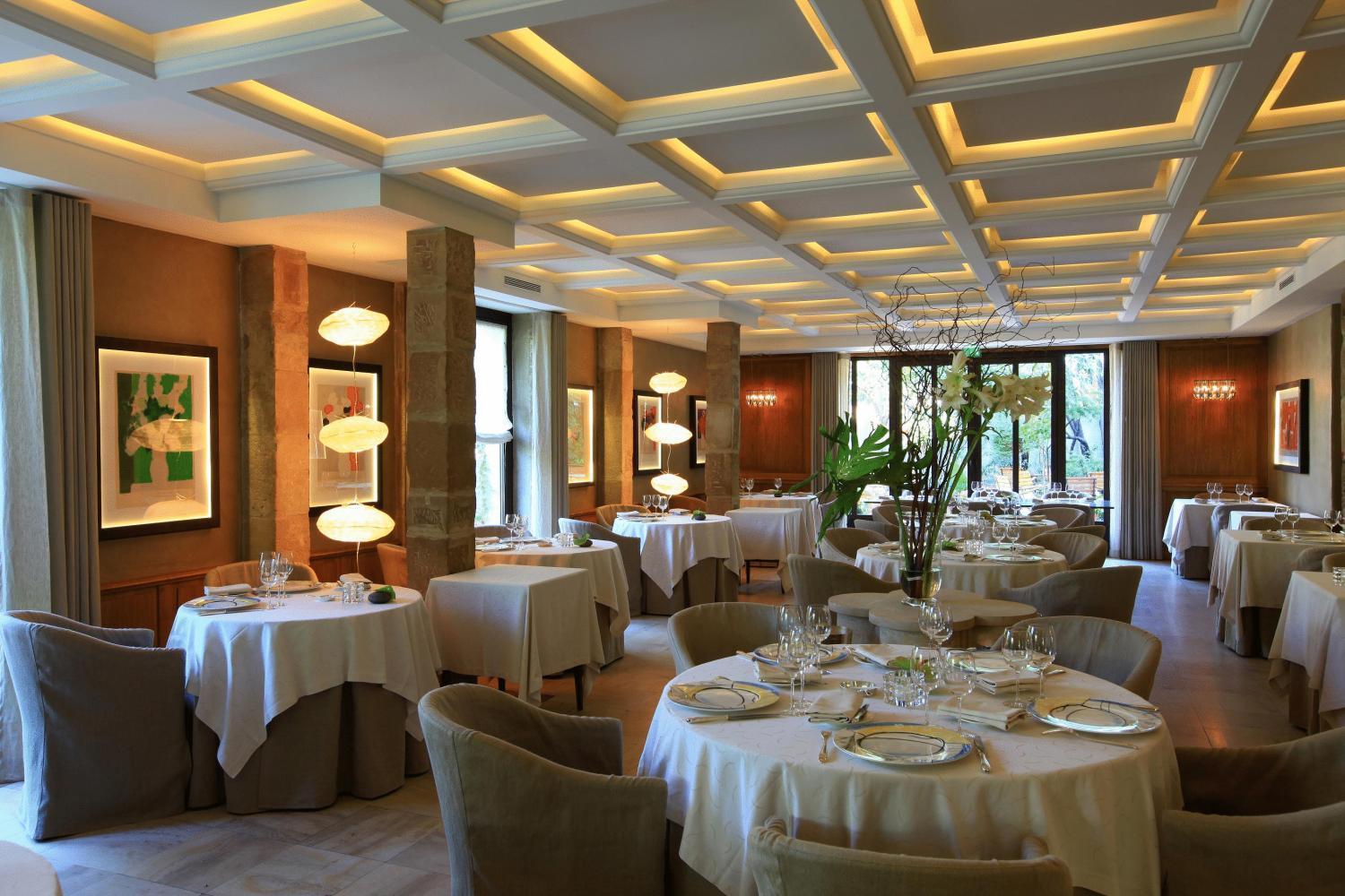 Hotel & Restaurants - Maison Chabran Pont-de-l'Isere Restoran foto